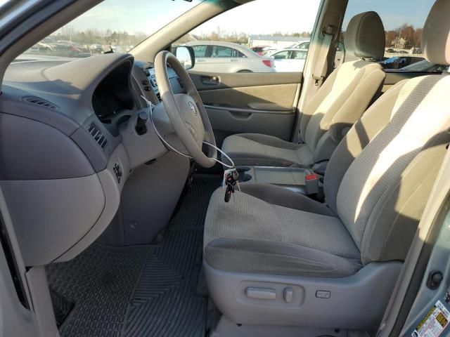 2009 Toyota Sienna CE