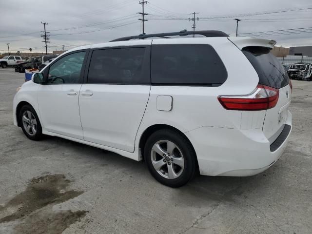 2018 Toyota Sienna LE