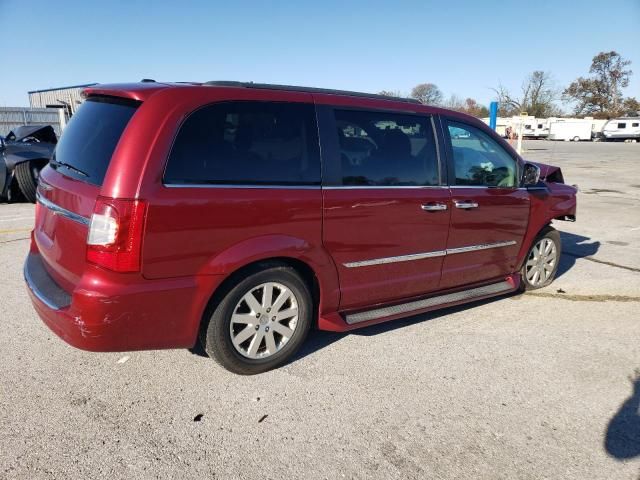 2012 Chrysler Town & Country Touring L