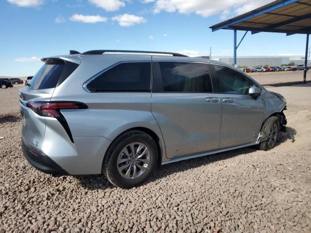 2021 Toyota Sienna LE