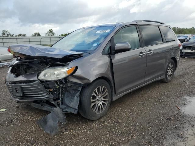 2019 Toyota Sienna XLE