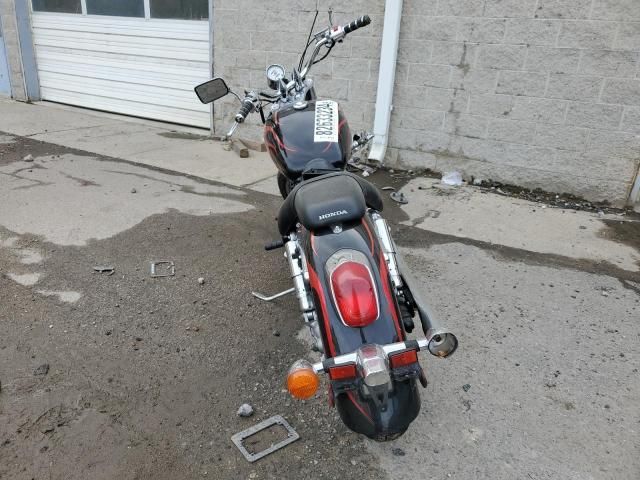 2005 Honda VT1100 C2