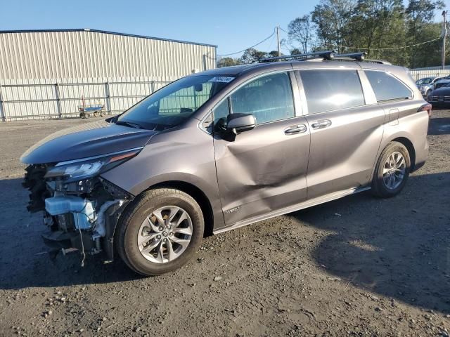 2021 Toyota Sienna XLE