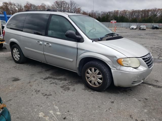 2005 Chrysler Town & Country Touring