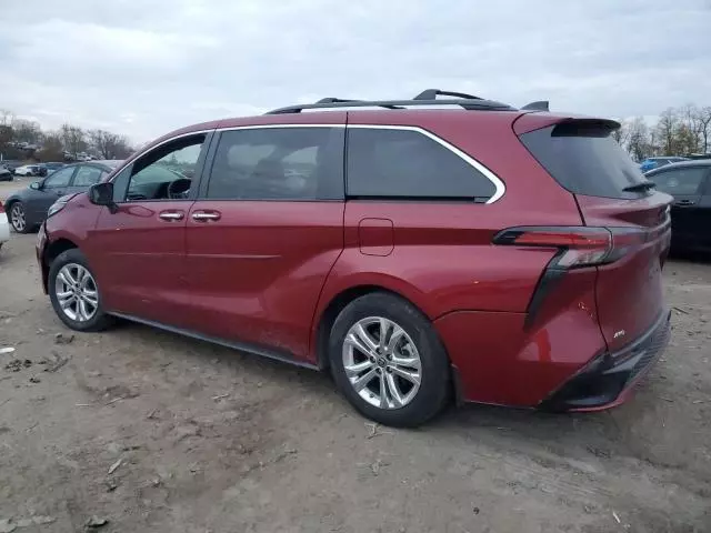 2022 Toyota Sienna XSE