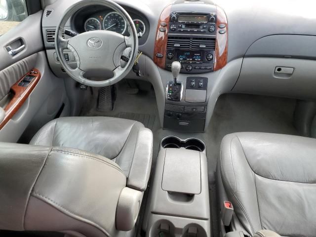 2004 Toyota Sienna XLE