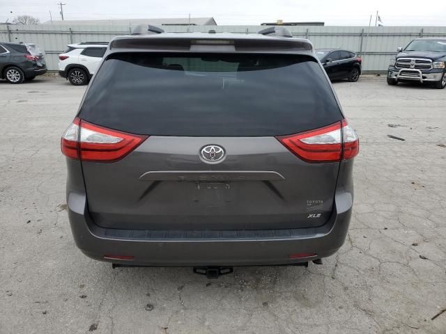 2016 Toyota Sienna XLE