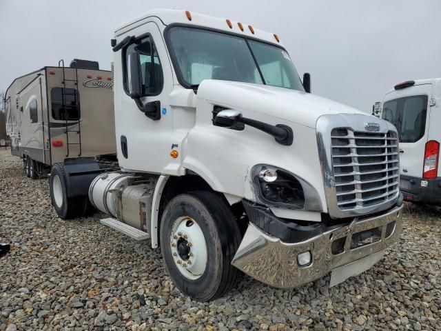 2016 Freightliner Cascadia 113