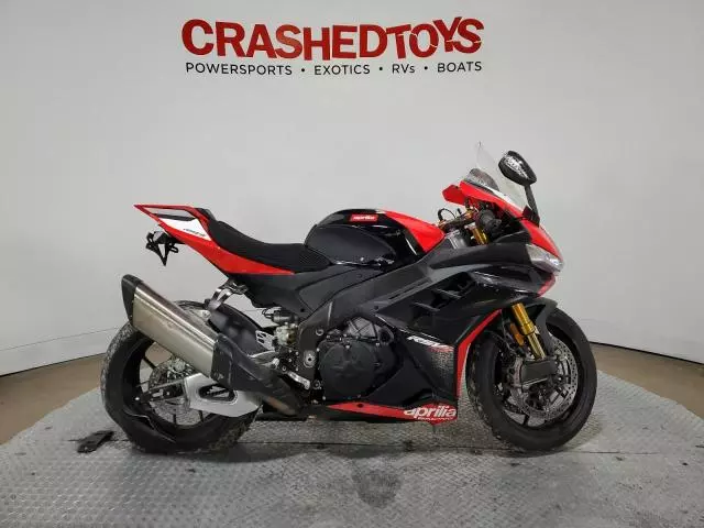 2024 Aprilia RSV4 Factory