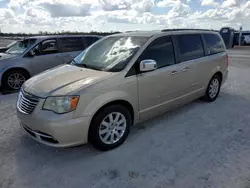 Chrysler Town & Country Touring l Vehiculos salvage en venta: 2012 Chrysler Town & Country Touring L