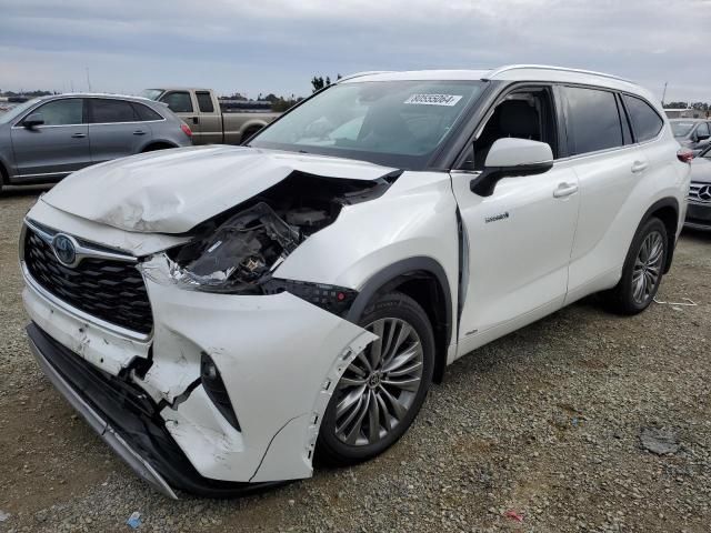 2021 Toyota Highlander Hybrid Platinum