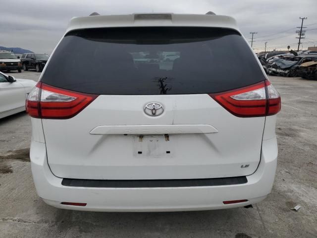 2018 Toyota Sienna LE