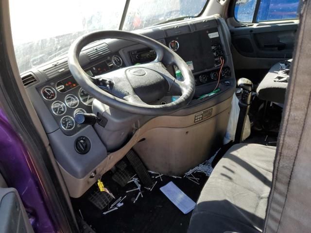 2012 Freightliner Cascadia 125