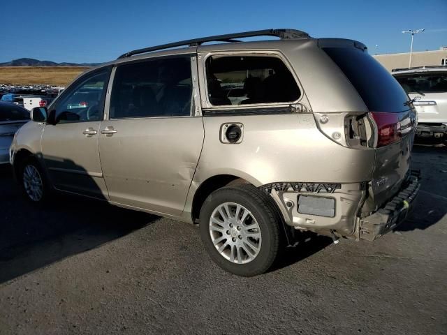 2010 Toyota Sienna XLE