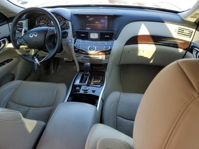 2011 Infiniti M56