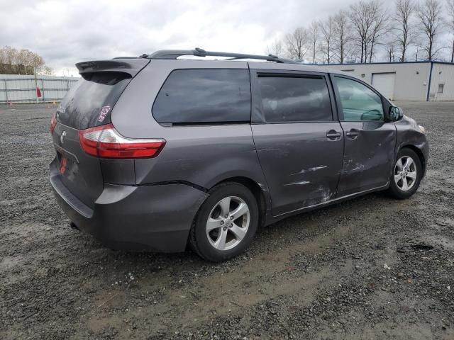 2017 Toyota Sienna LE