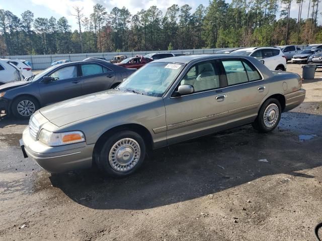 2000 Ford Crown Victoria