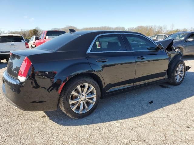 2018 Chrysler 300 Touring