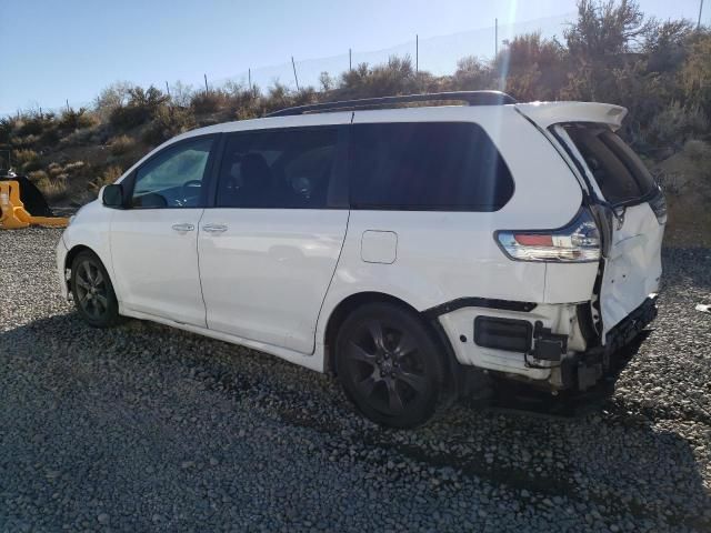 2016 Toyota Sienna SE