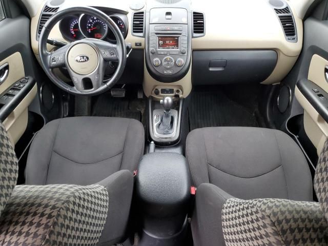 2013 KIA Soul +