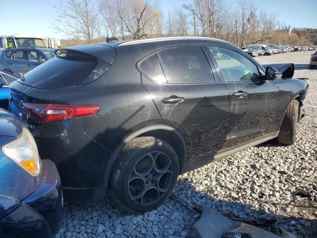 2018 Alfa Romeo Stelvio Sport