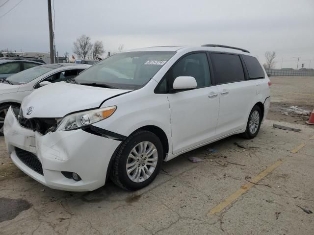 2012 Toyota Sienna XLE