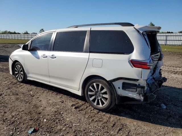 2018 Toyota Sienna XLE