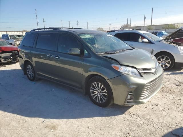 2020 Toyota Sienna XLE