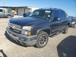 Carros salvage sin ofertas aún a la venta en subasta: 2005 Chevrolet Avalanche C1500