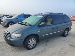 Carros salvage a la venta en subasta: 2006 Chrysler Town & Country Touring