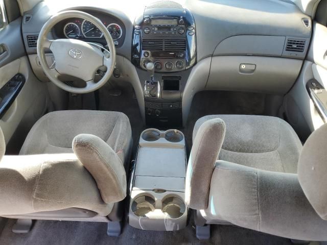 2005 Toyota Sienna CE