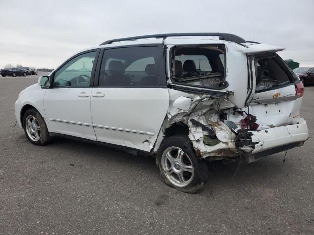 2004 Toyota Sienna XLE