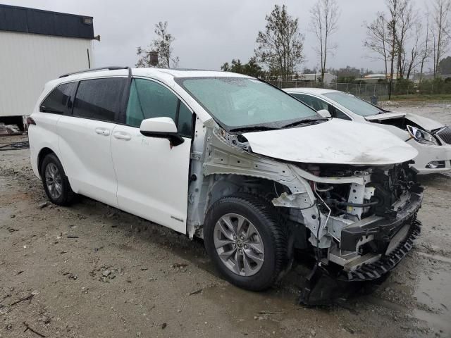 2021 Toyota Sienna LE