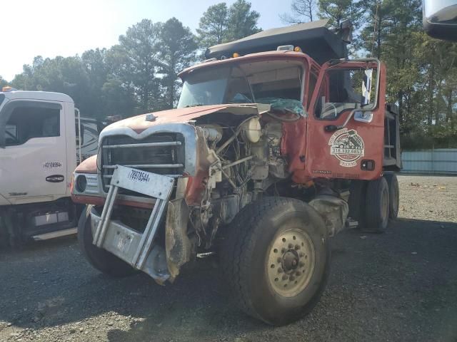 2003 Mack 700 CV700