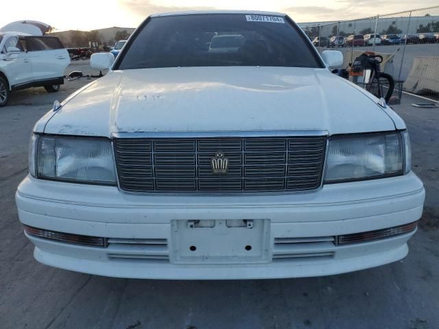 1995 Toyota Crown Sign