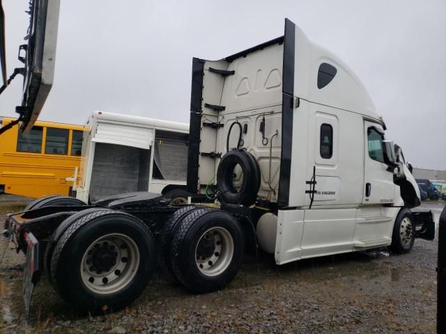 2019 Freightliner Cascadia 126