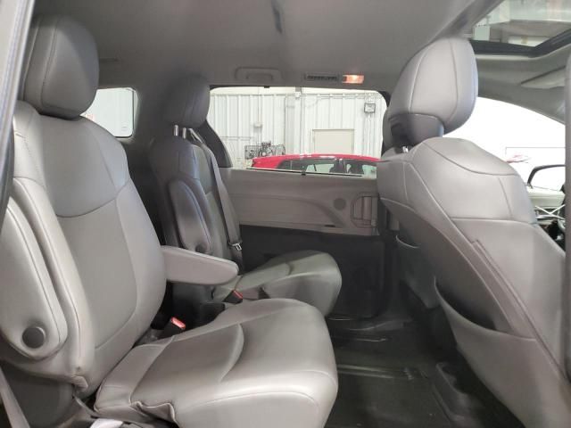 2021 Toyota Sienna XLE