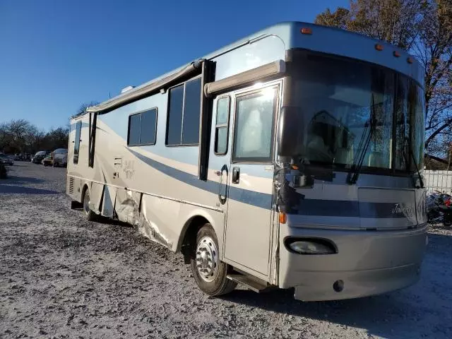 2004 Winnebago 2004 Freightliner Chassis X Line Motor Home