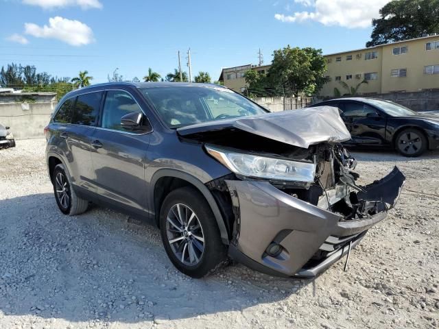 2019 Toyota Highlander SE