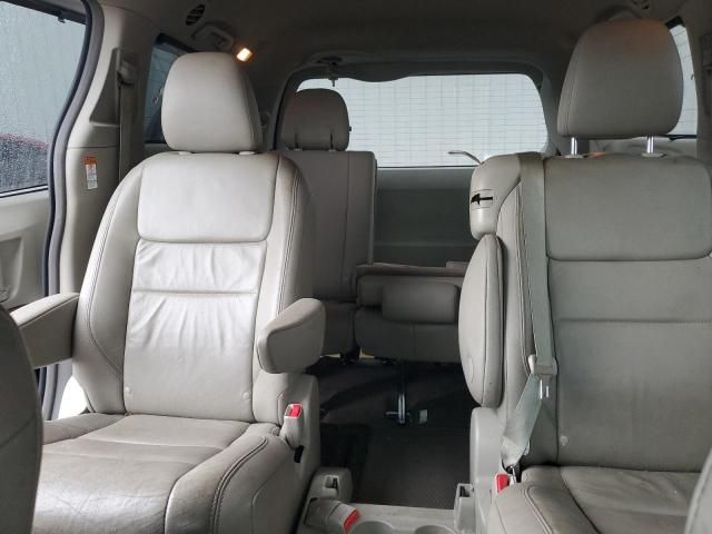 2016 Toyota Sienna XLE