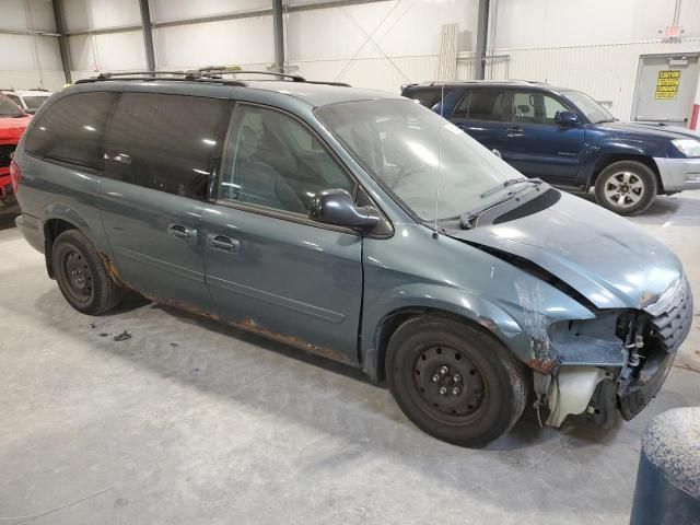 2006 Chrysler Town & Country LX