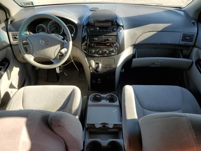 2005 Toyota Sienna CE