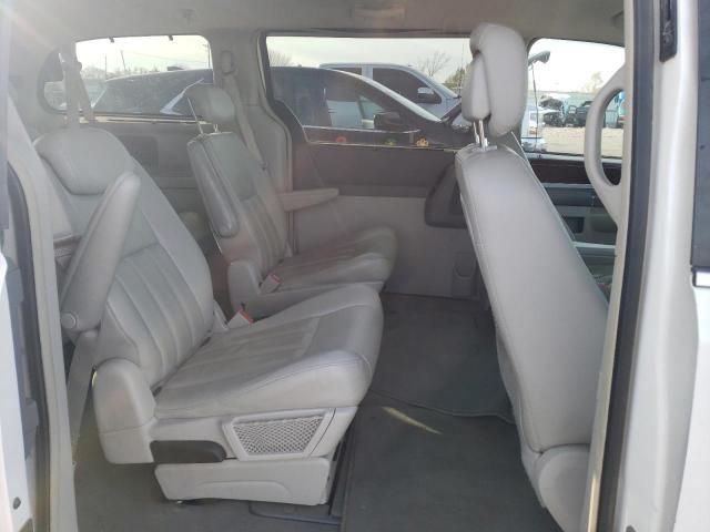 2010 Chrysler Town & Country Touring