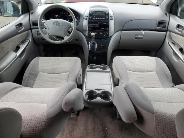 2009 Toyota Sienna CE