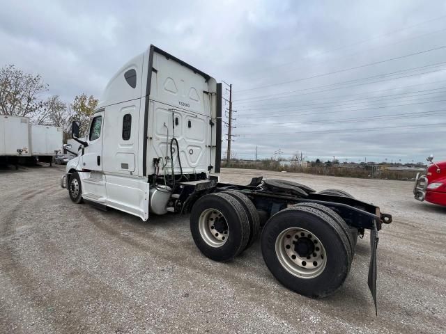 2020 Freightliner Cascadia 126