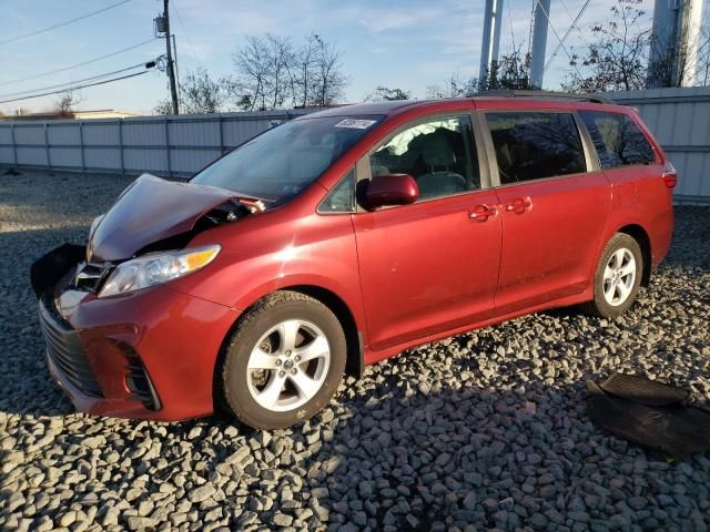 2020 Toyota Sienna LE