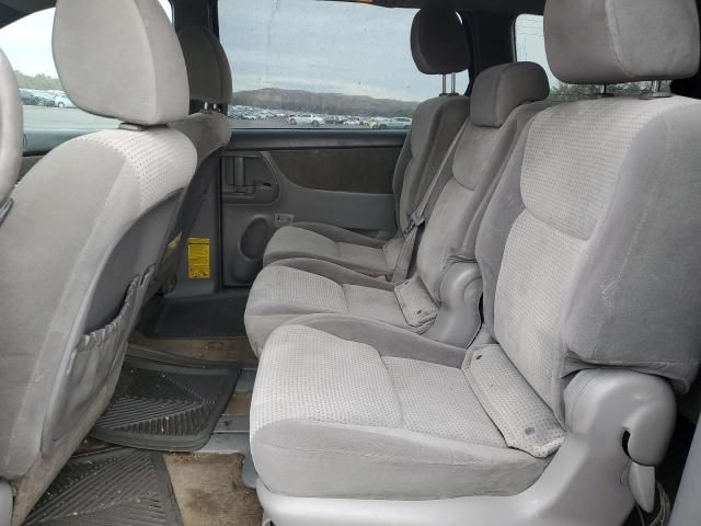 2009 Toyota Sienna CE