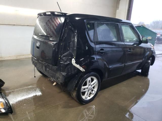 2011 KIA Soul +