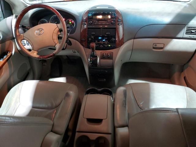 2004 Toyota Sienna XLE