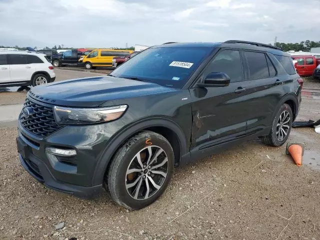 2022 Ford Explorer ST-Line